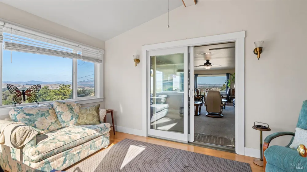 395 Monte Vista Lane Petaluma, CA 94952