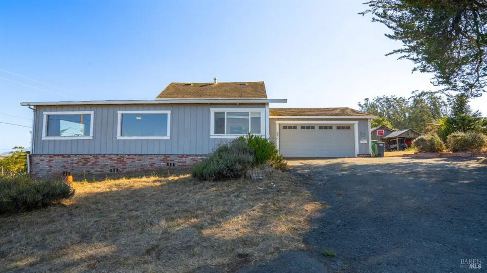 395 Monte Vista Lane Petaluma, CA 94952