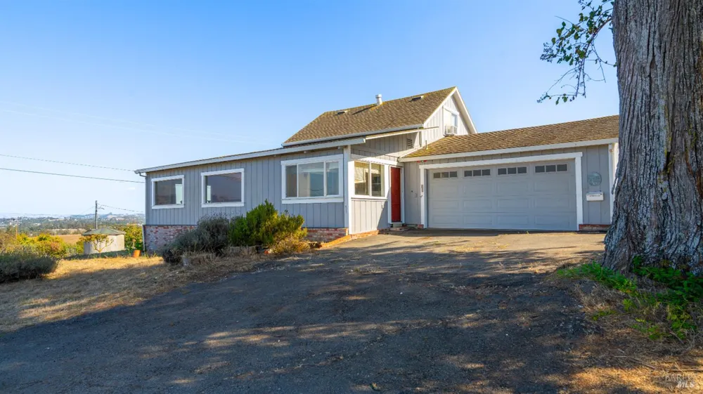 395 Monte Vista Lane Petaluma, CA 94952