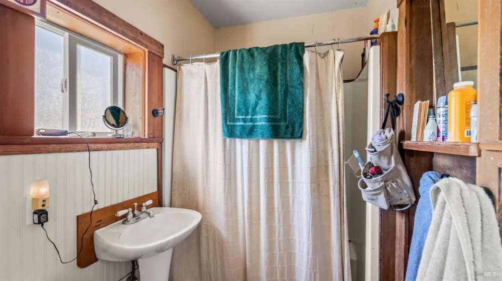 395 Monte Vista Lane Petaluma, CA 94952