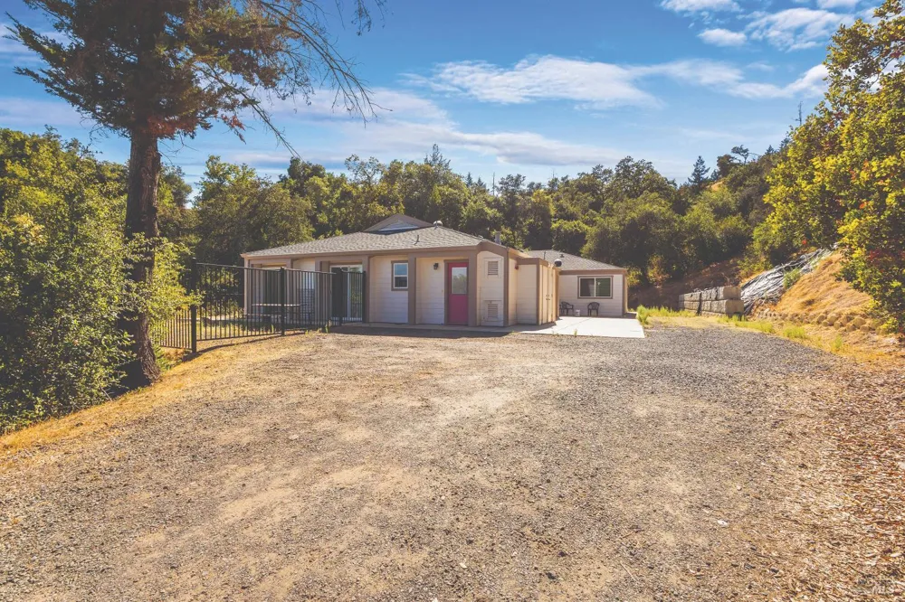 695 Cherry Creek Road Cloverdale, CA 95425