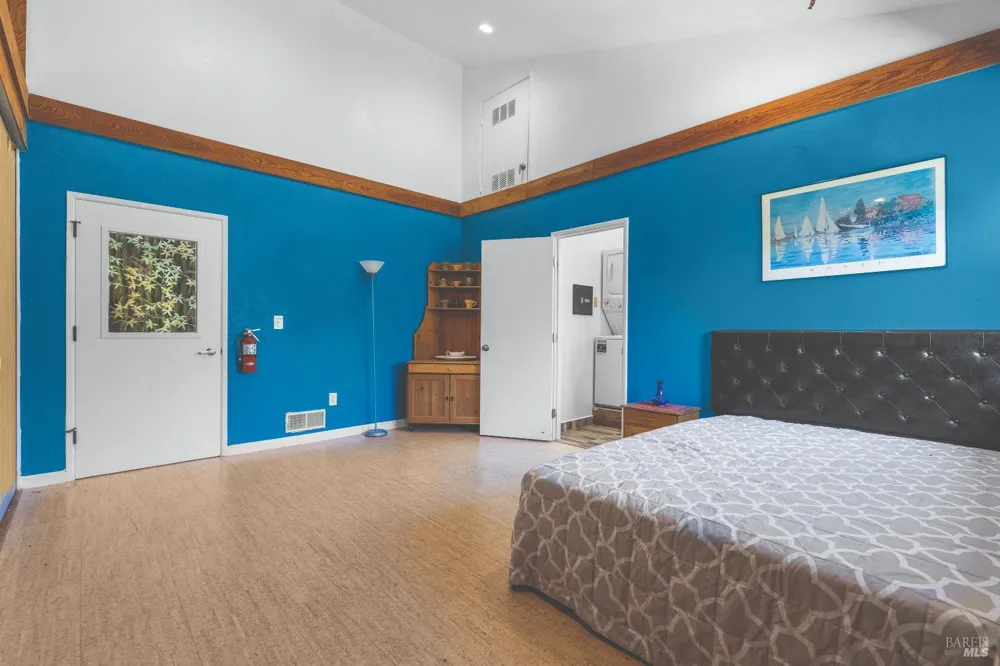 695 Cherry Creek Road Cloverdale, CA 95425