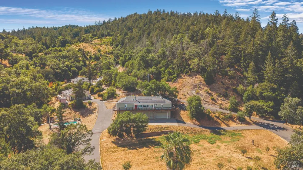 695 Cherry Creek Road Cloverdale, CA 95425