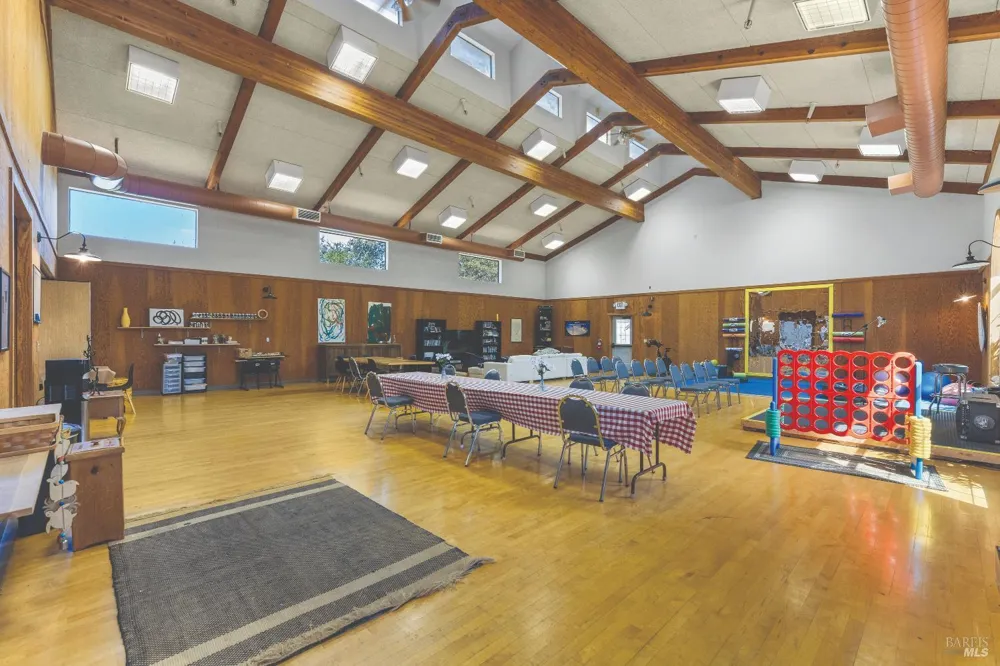 695 Cherry Creek Road Cloverdale, CA 95425