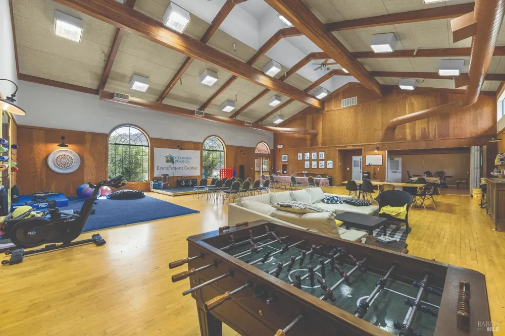 695 Cherry Creek Road Cloverdale, CA 95425