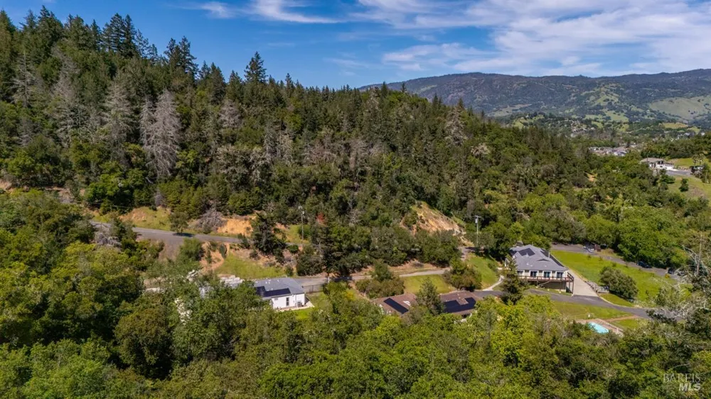 695 Cherry Creek Road Cloverdale, CA 95425