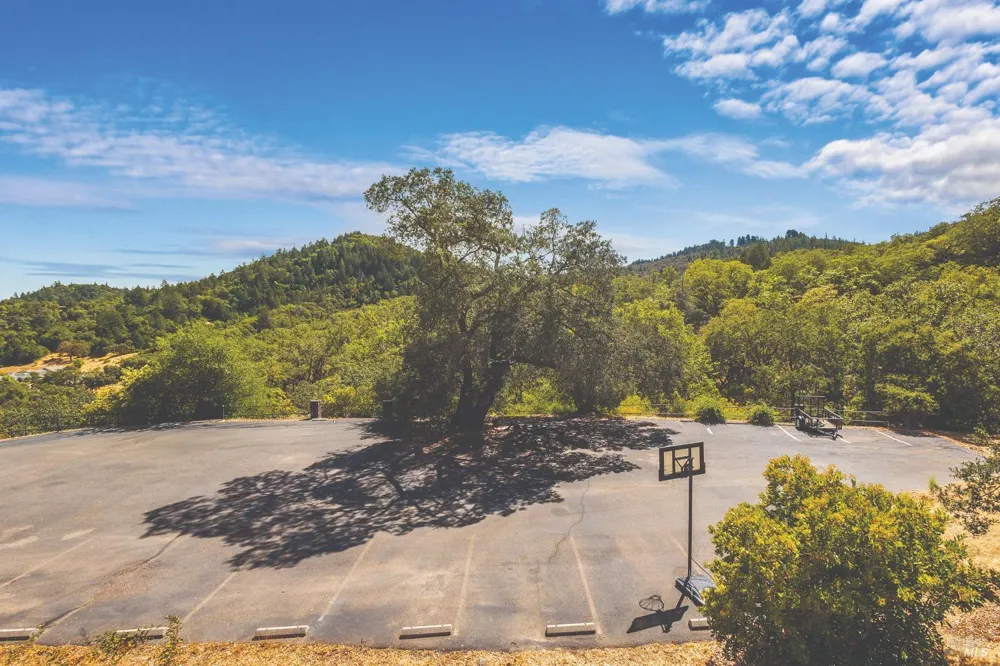 695 Cherry Creek Road Cloverdale, CA 95425