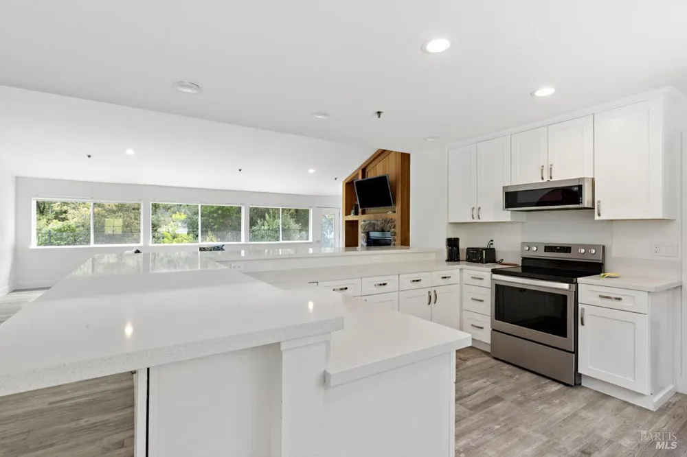 695 Cherry Creek Road Cloverdale, CA 95425