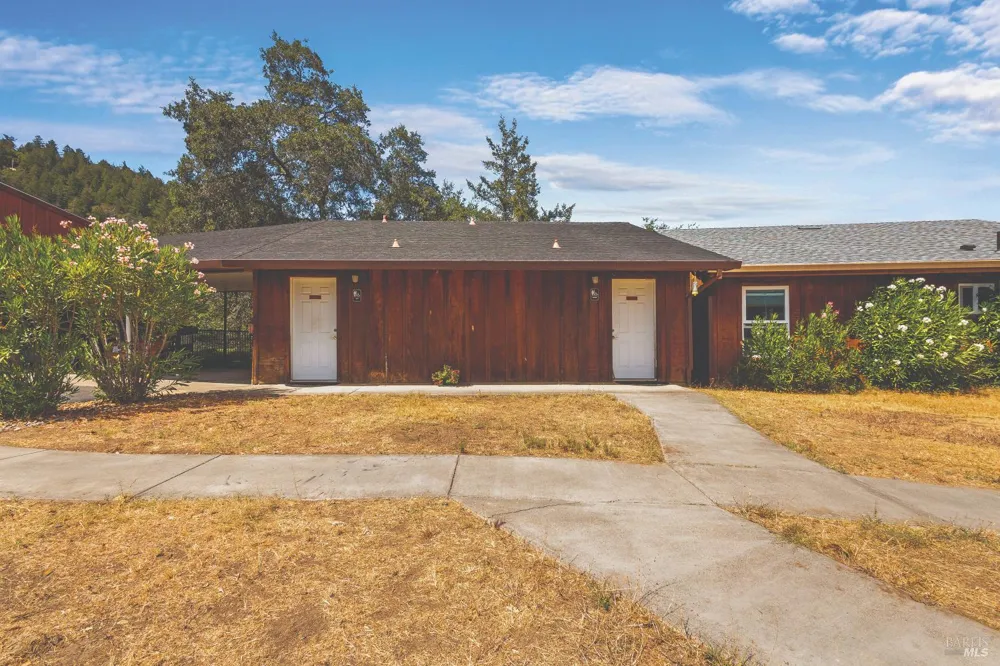 695 Cherry Creek Road Cloverdale, CA 95425