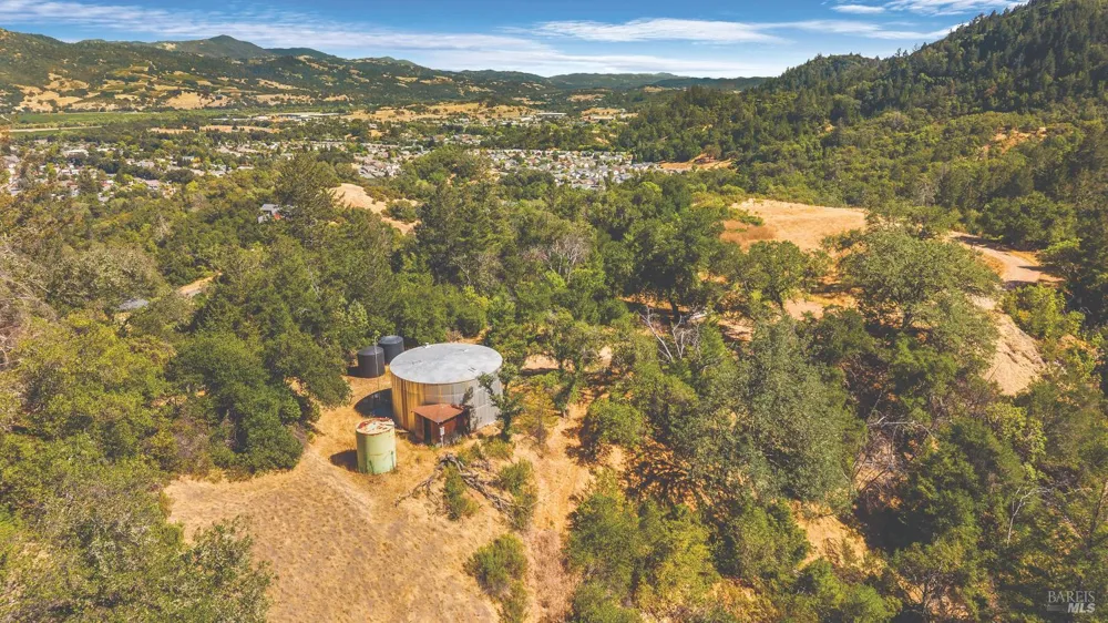 695 Cherry Creek Road Cloverdale, CA 95425