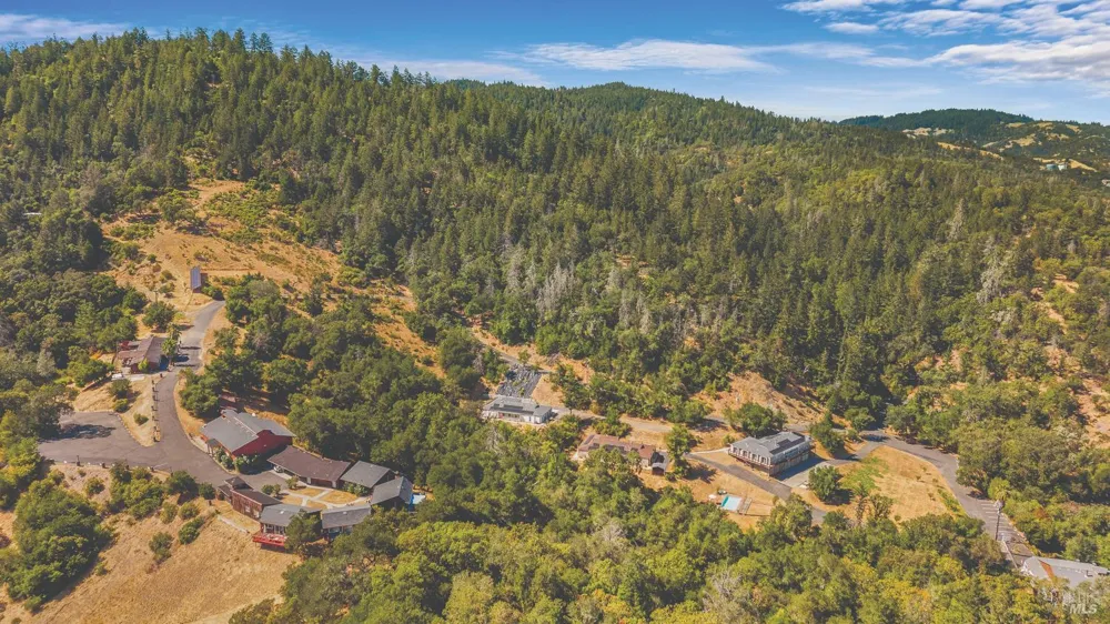 695 Cherry Creek Road Cloverdale, CA 95425