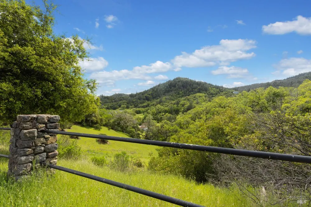 695 Cherry Creek Road Cloverdale, CA 95425