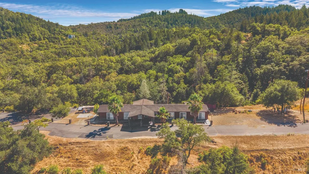 695 Cherry Creek Road Cloverdale, CA 95425