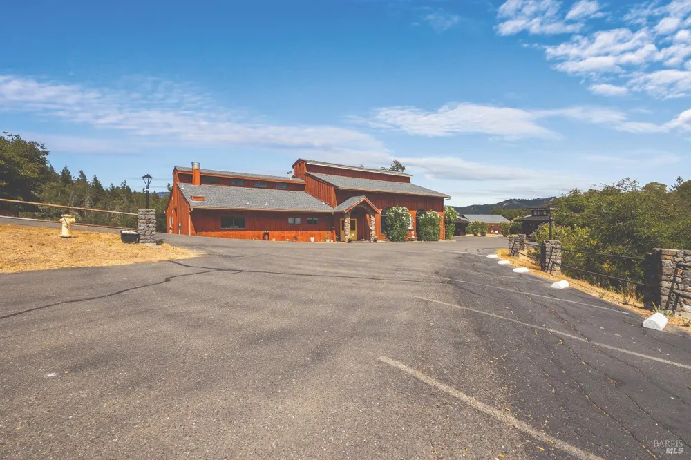 695 Cherry Creek Road Cloverdale, CA 95425