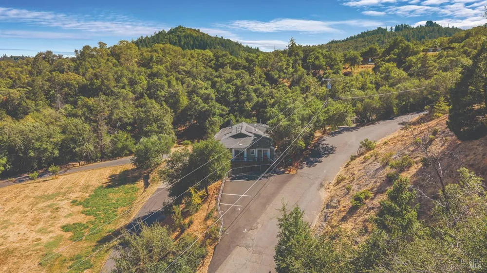 695 Cherry Creek Road Cloverdale, CA 95425