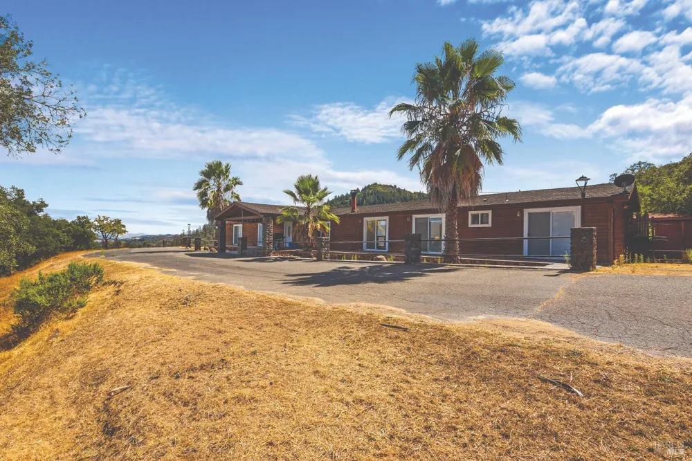 695 Cherry Creek Road Cloverdale, CA 95425