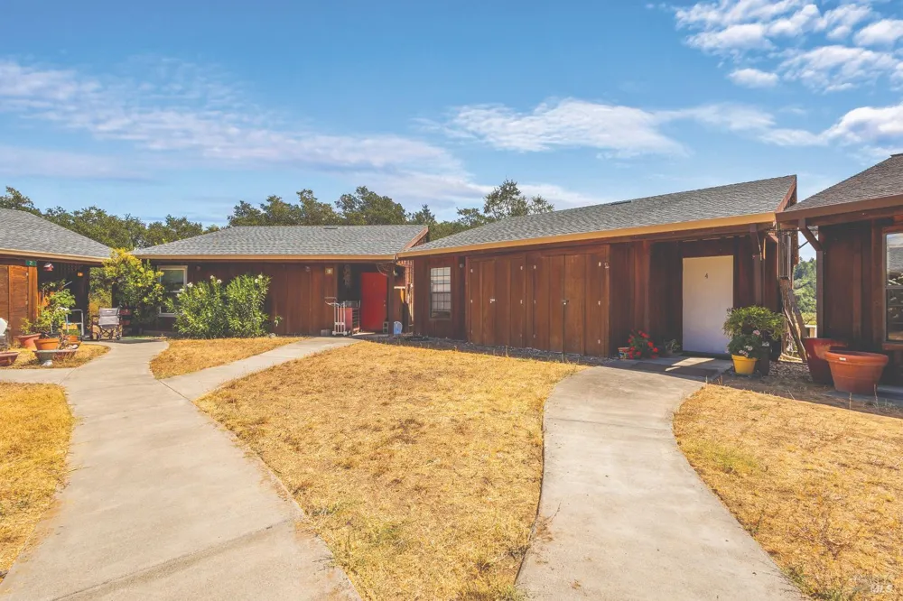 695 Cherry Creek Road Cloverdale, CA 95425
