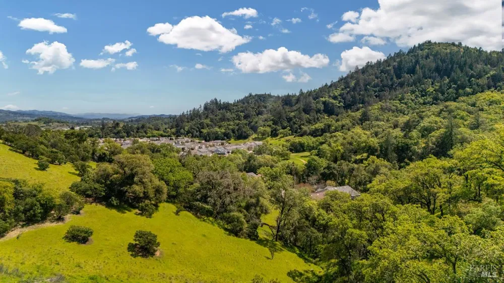 695 Cherry Creek Road Cloverdale, CA 95425