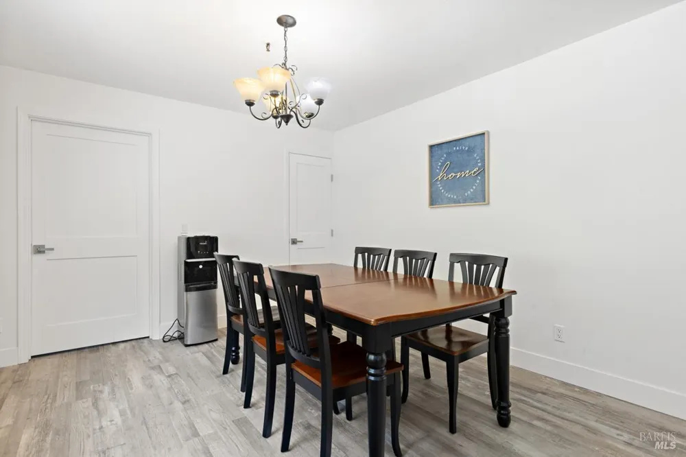 695 Cherry Creek Road Cloverdale, CA 95425