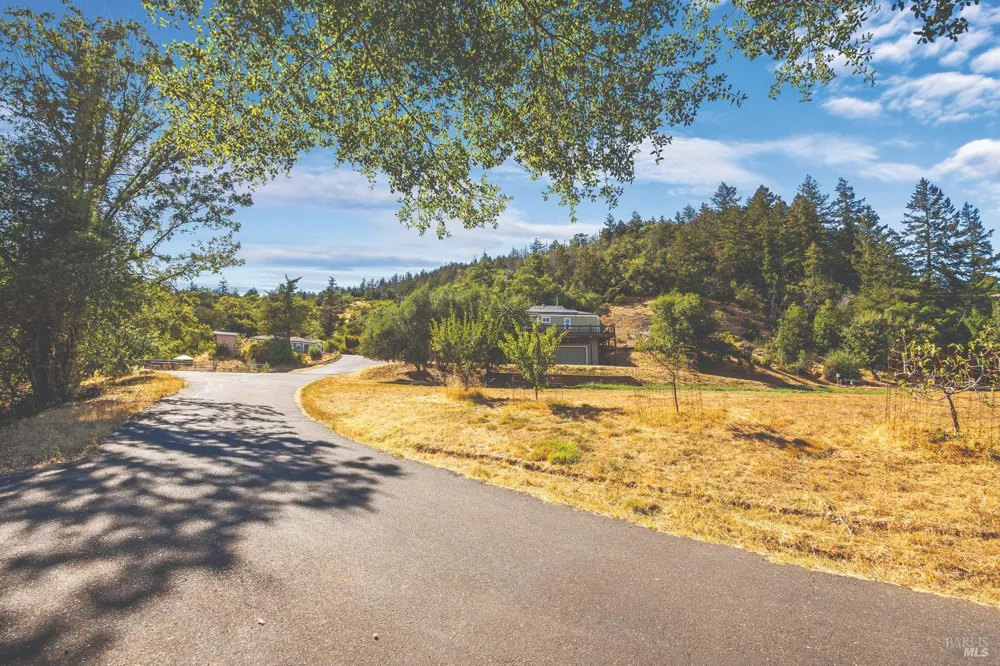 695 Cherry Creek Road Cloverdale, CA 95425