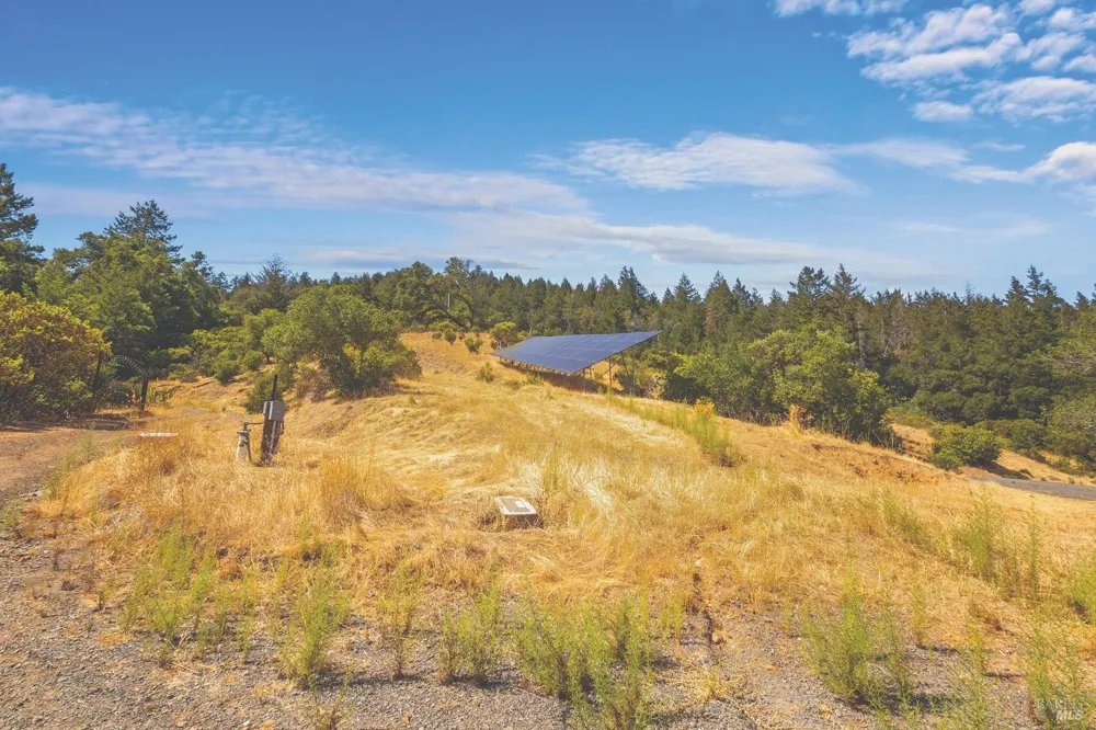 695 Cherry Creek Road Cloverdale, CA 95425
