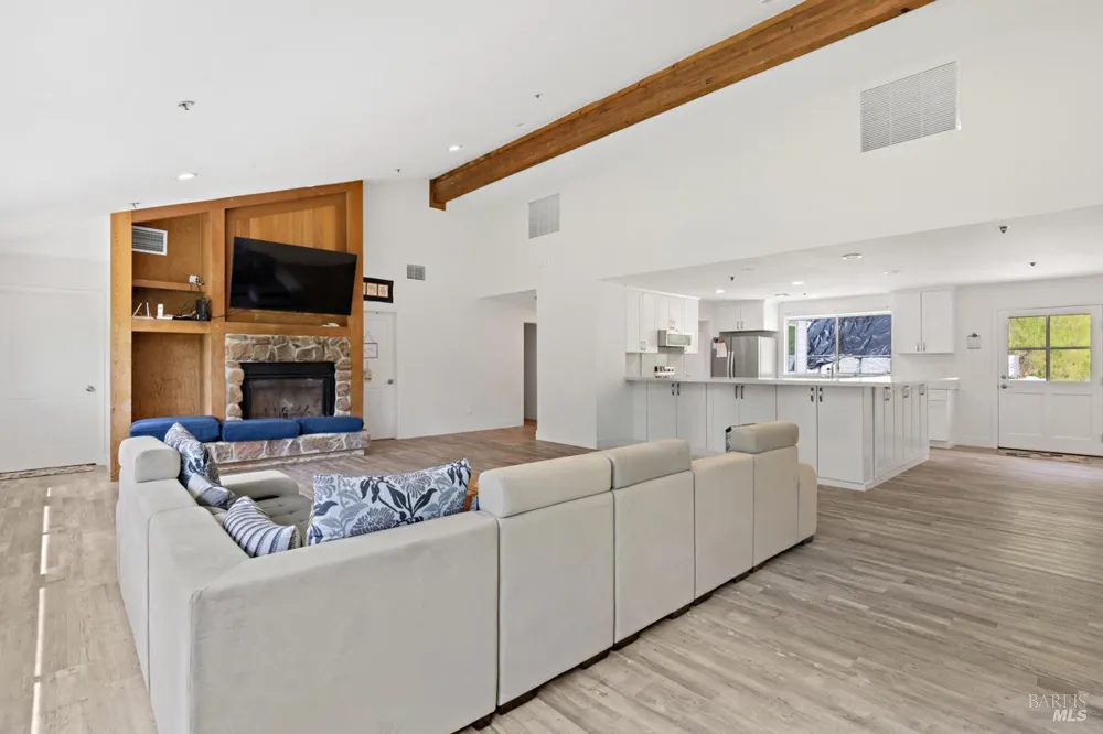 695 Cherry Creek Road Cloverdale, CA 95425
