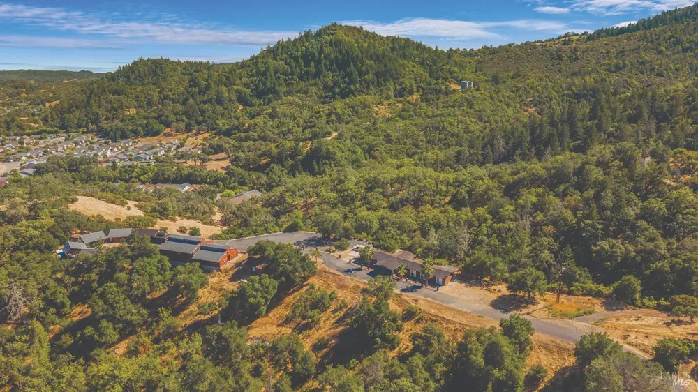 695 Cherry Creek Road Cloverdale, CA 95425