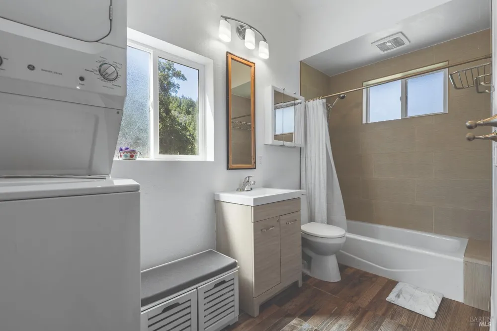 695 Cherry Creek Road Cloverdale, CA 95425
