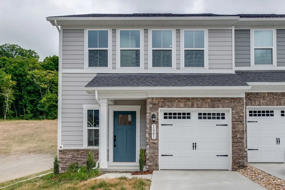 1041 Mountain View Dr Thompsons Station, TN 37179