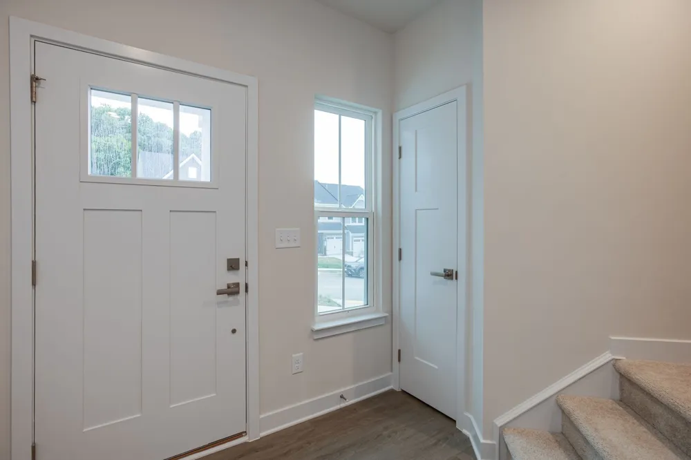 1041 Mountain View Dr Thompsons Station, TN 37179