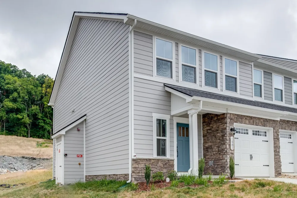 1041 Mountain View Dr Thompsons Station, TN 37179