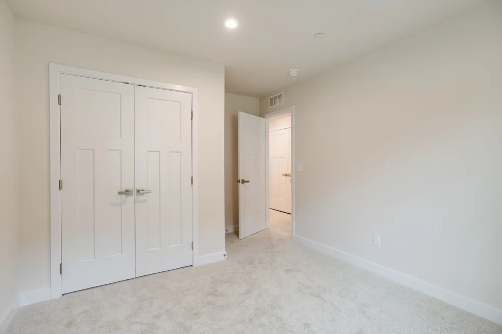 1041 Mountain View Dr Thompsons Station, TN 37179
