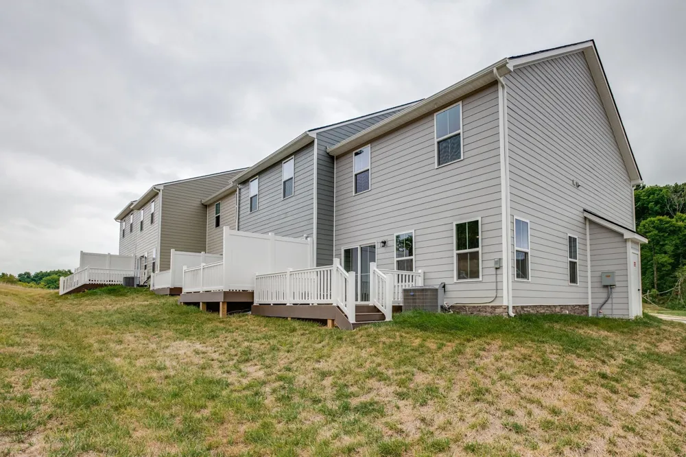 1041 Mountain View Dr Thompsons Station, TN 37179