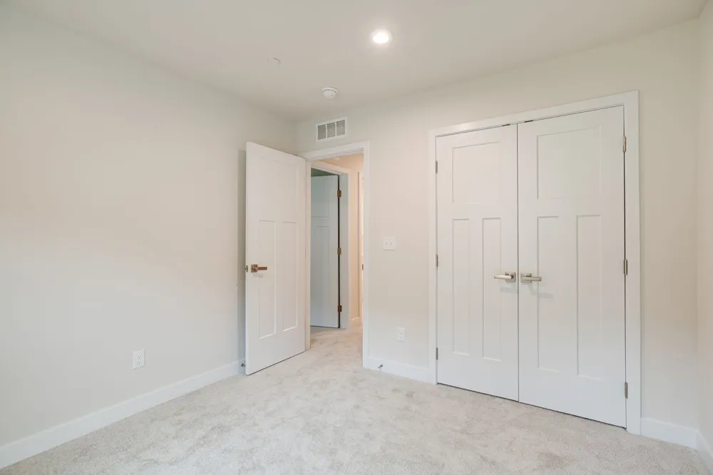 1041 Mountain View Dr Thompsons Station, TN 37179