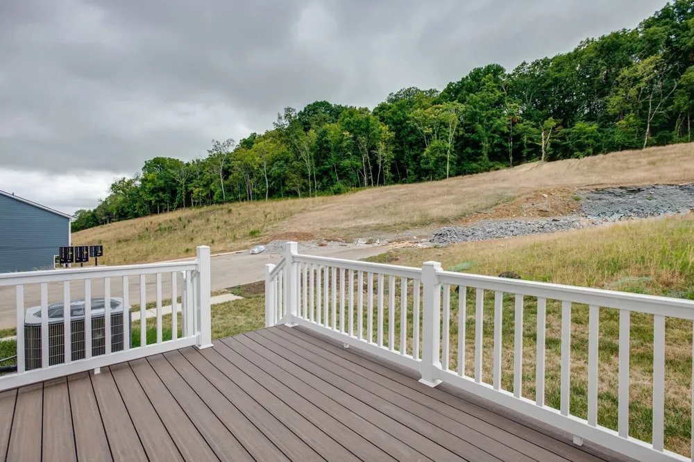 1041 Mountain View Dr Thompsons Station, TN 37179