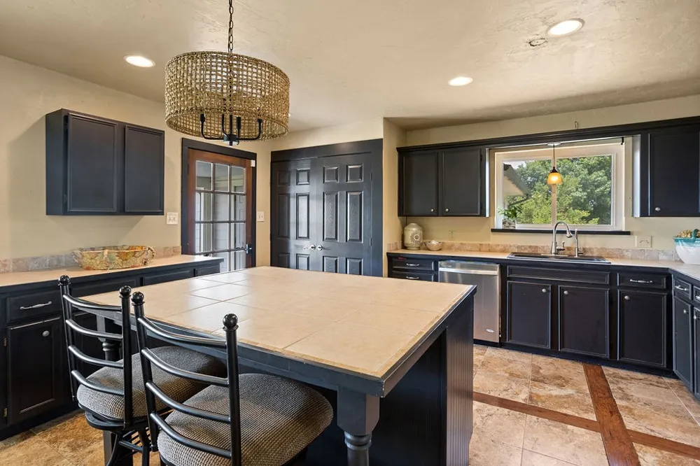 4301 Crescent Drive De Cordova, TX 76049