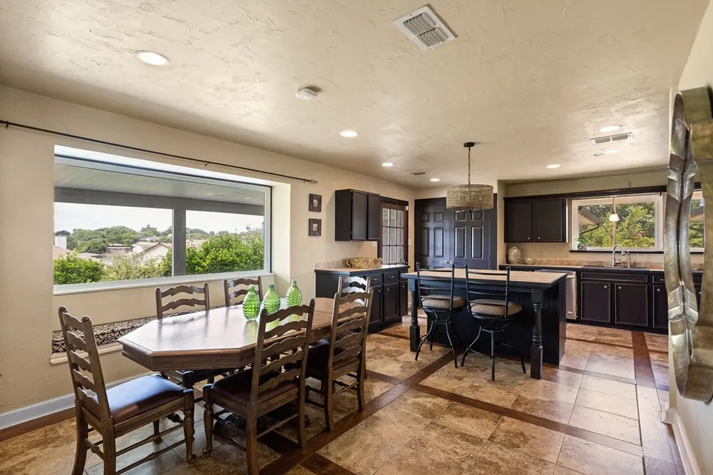 4301 Crescent Drive De Cordova, TX 76049