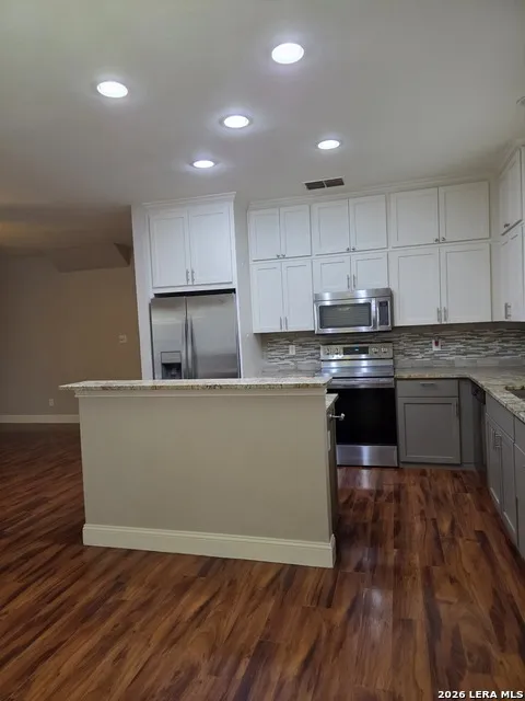 5850 Creekway San Antonio, TX 78247
