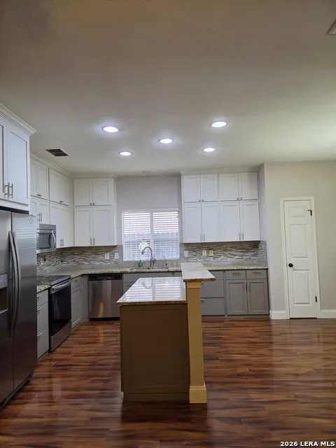 5850 Creekway San Antonio, TX 78247
