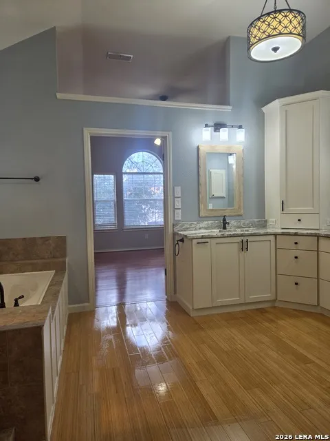 5850 Creekway San Antonio, TX 78247