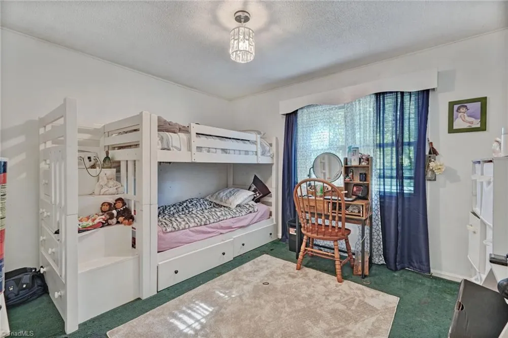 4906 Pheasant Drive Greensboro, NC 27406