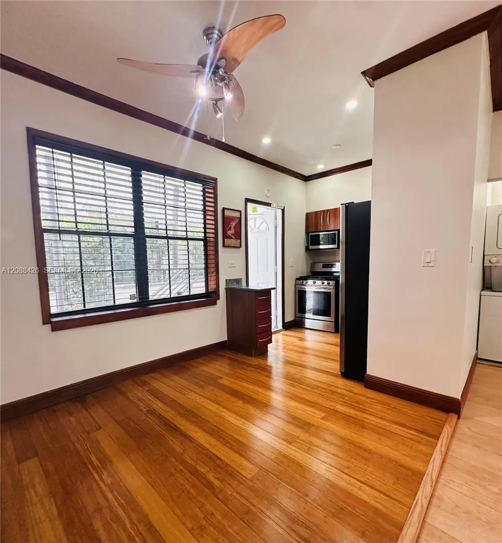 1470 Lincoln Ter #1 Miami Beach, FL 33139