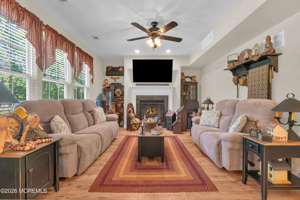 101 Kensington Drive Galloway, NJ 08205