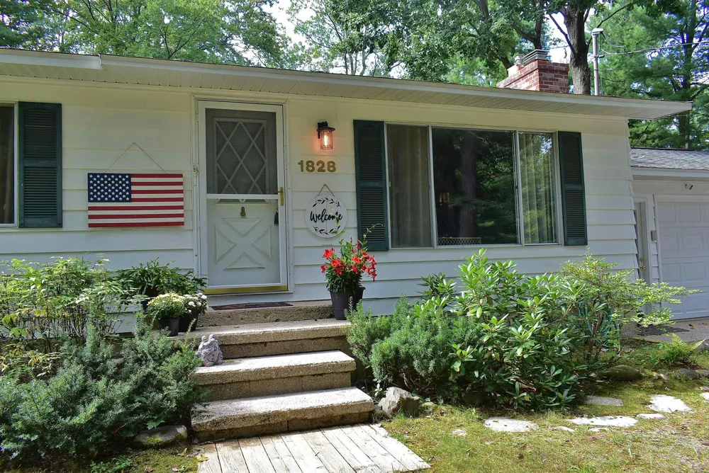 1828 Outer Drive Green Lake Township, MI 49643