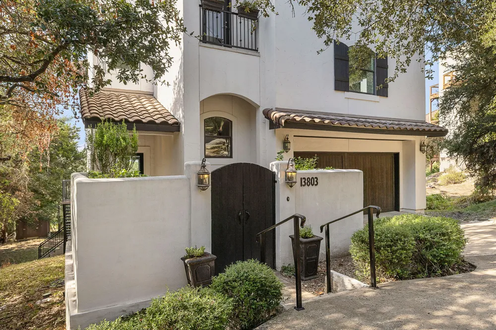 13803 Lakeview Drive Austin, TX 78732