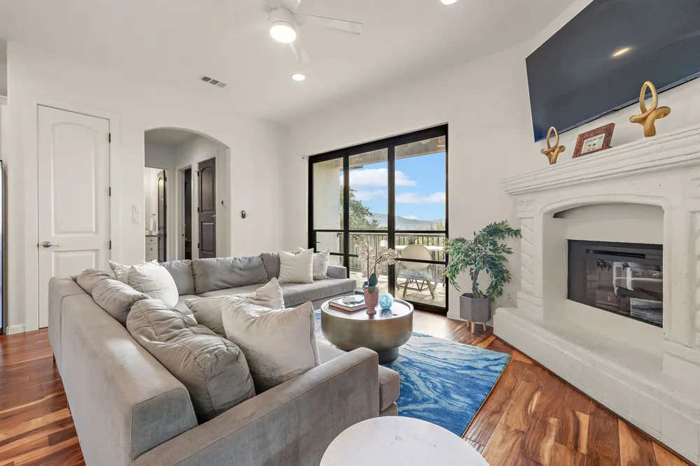 13803 Lakeview Drive Austin, TX 78732