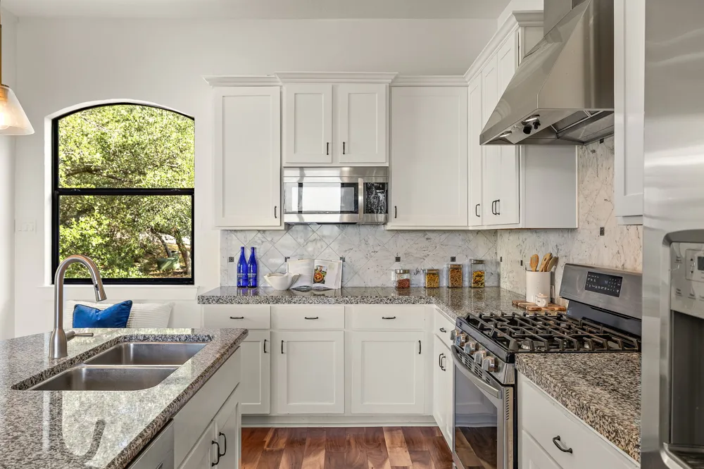 13803 Lakeview Drive Austin, TX 78732