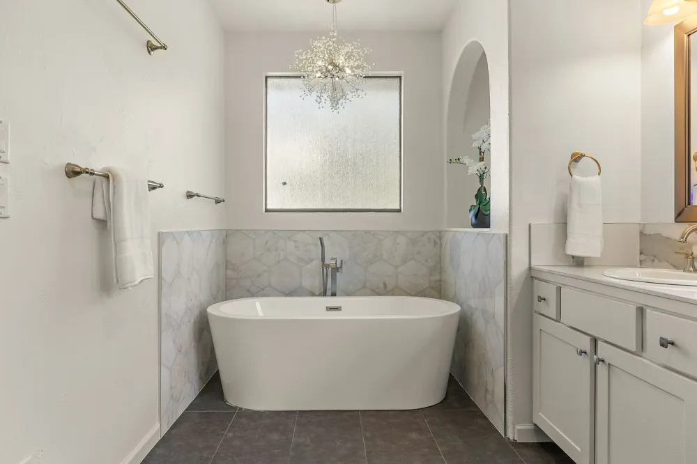 13803 Lakeview Drive Austin, TX 78732