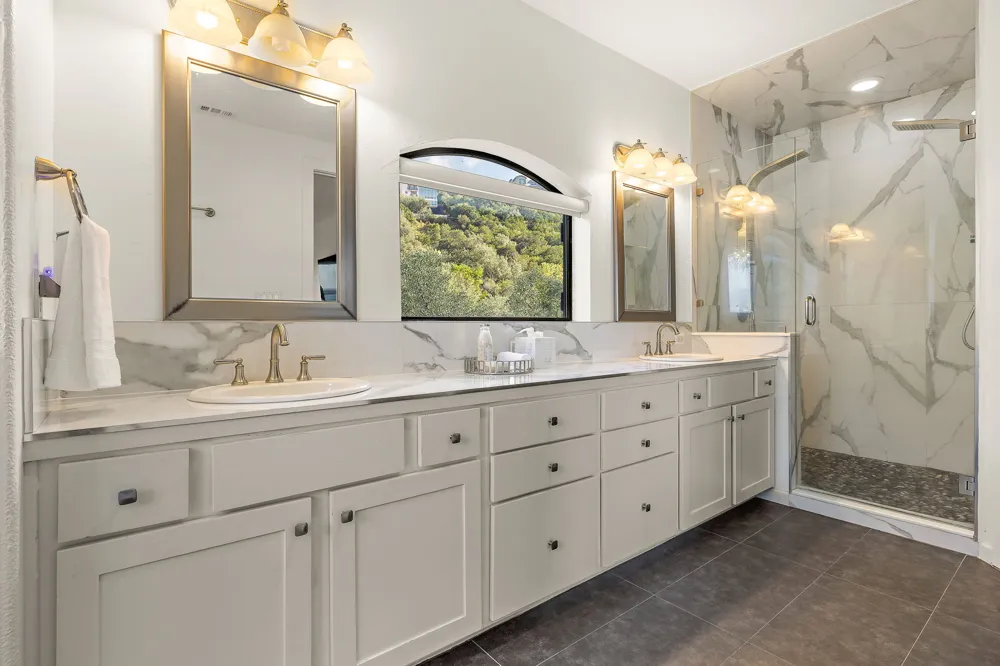 13803 Lakeview Drive Austin, TX 78732