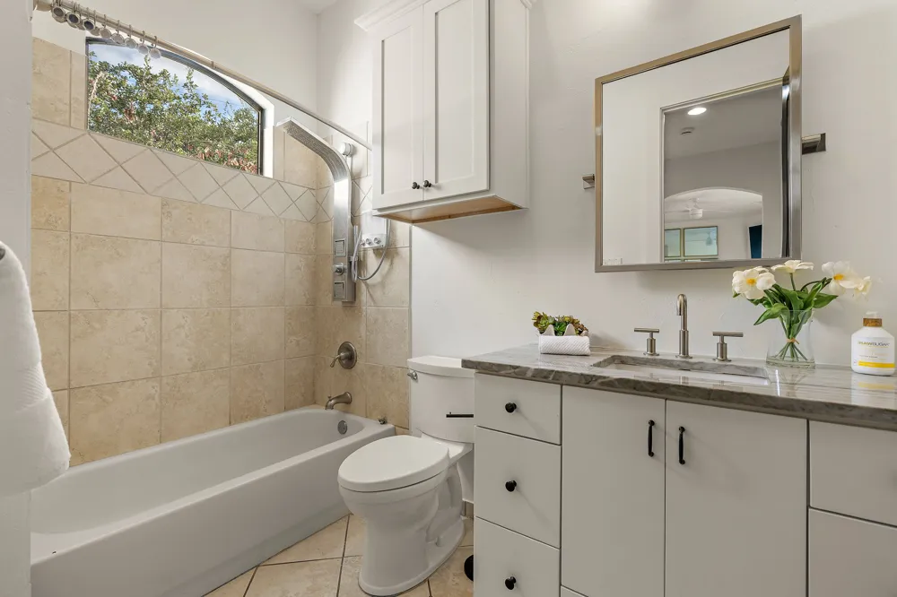 13803 Lakeview Drive Austin, TX 78732
